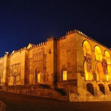 La Vinuela Apartment *